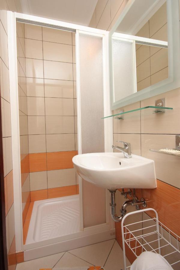 Apartment Mali Losinj 7879B エクステリア 写真